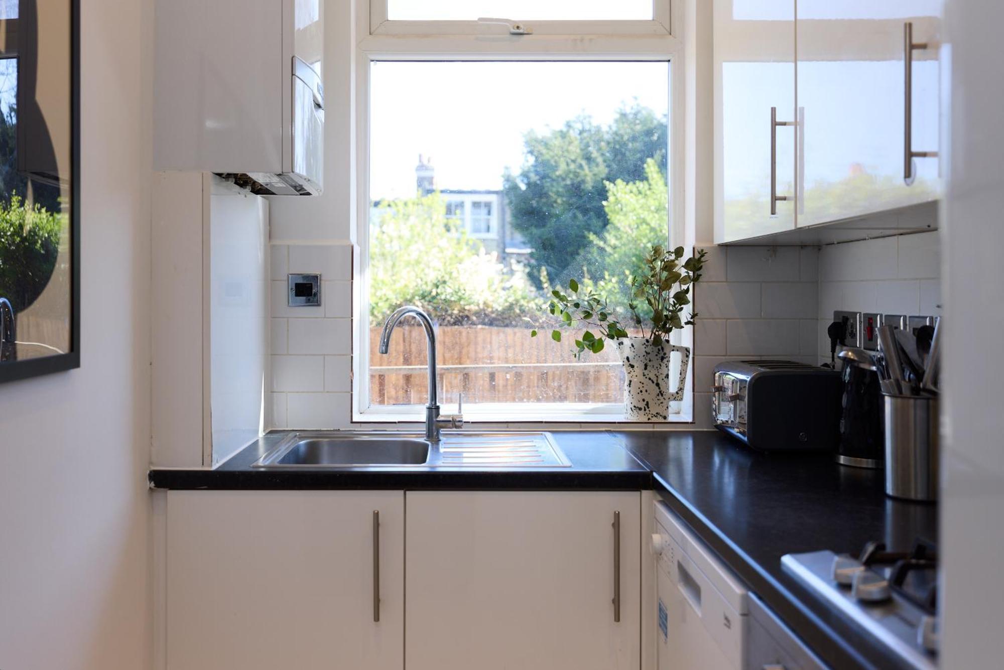 East Finchley Retreat - 2bdr Ground Floor Flat With Terraces * London